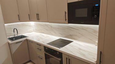 Еврозапил столешницы из ДСП Установка столешницы ДСП Установка и подключение электрической варочной поверхности