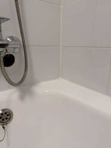 Герметизация ванны силиконом