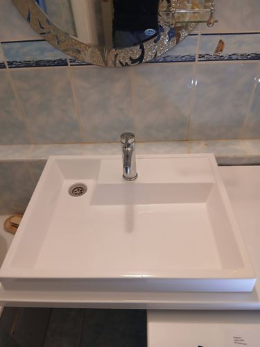 Установка раковины на кронштейнах