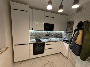 Установка рейлинга Установка дозатора в столешницу/мойку Подключение и монтаж светодиодной ленты с коробом для ленты