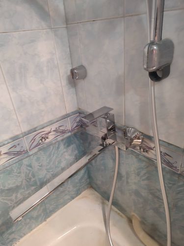 Установка смесителя (на готовые коммуникации)