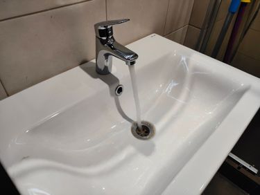 Установка смесителя (на готовые коммуникации)