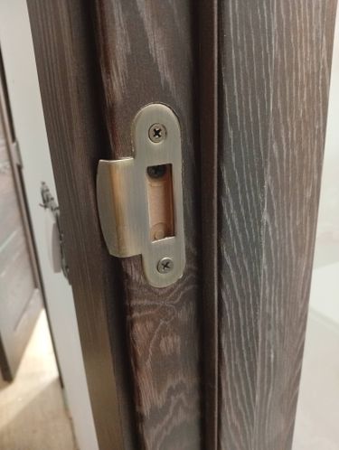 Врезка завертки/дверной ручки/магнитной ответки/цилиндра для замка