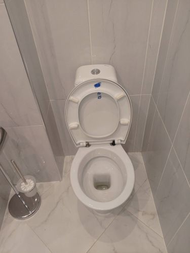 Замена арматуры сливного бачка