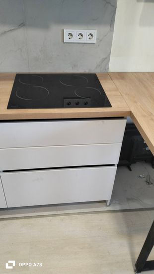 Установка столешницы ДСП Установка и подключение электрической варочной поверхности Установка и подключение врезной мойки