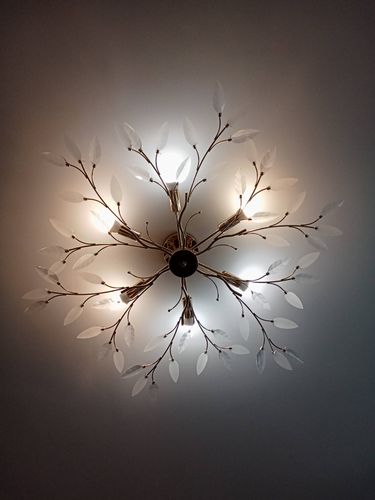 Сборка и навеска люстры