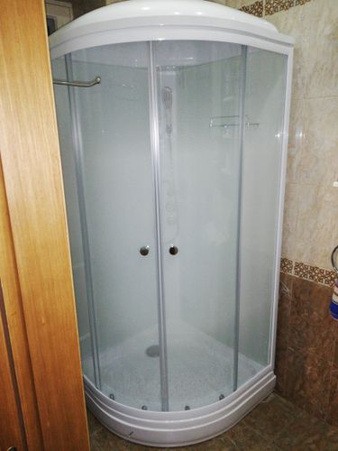 Установка душевой кабины шириной до 90 см