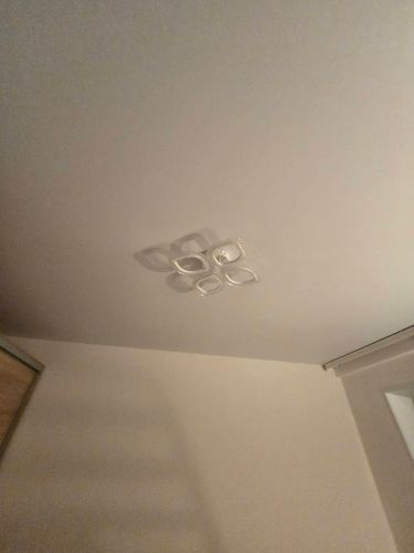 Установка люстры в сборке