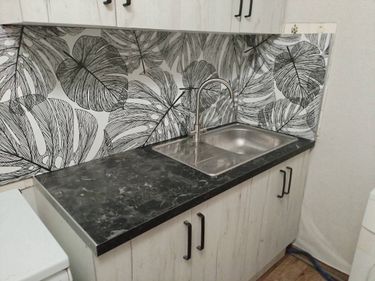 Установка мойки врезной со смесителем Отверстие под мойку/варочную панель в ДСП/массиве Установка столешницы ДСП