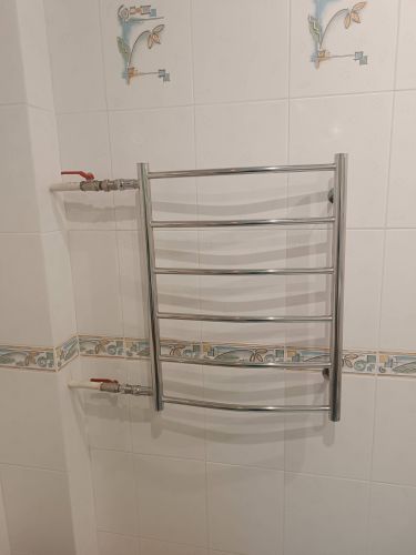 Монтаж водяного полотенцесушителя на готовую подводку (без подгонки)