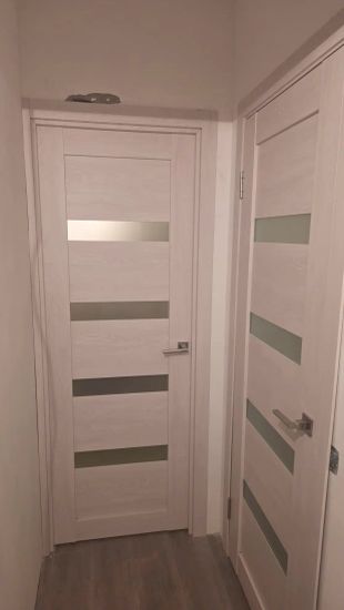 Установка межкомнатной двухстворчатой двери