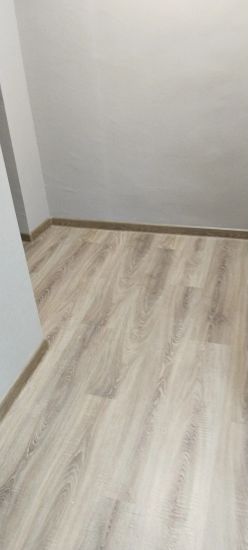 Монтаж пластикового плинтуса