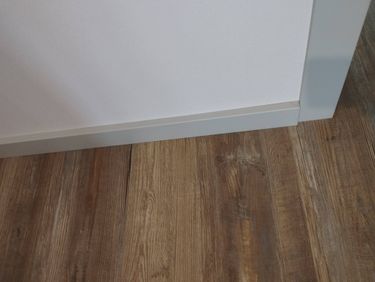 Монтаж деревянного/мдф плинтуса