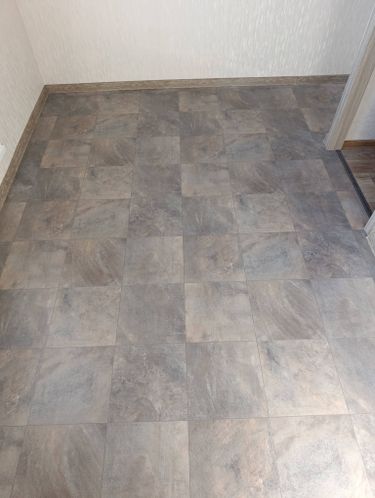 Монтаж пластикового плинтуса