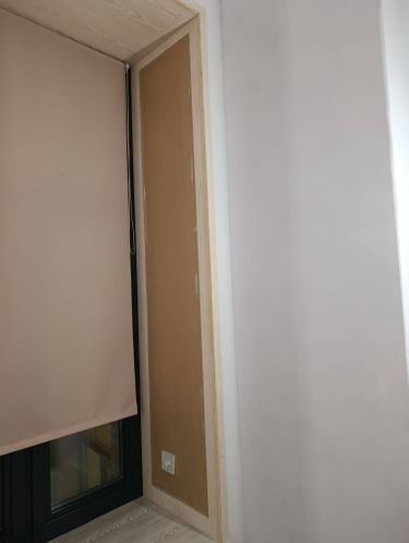 Монтаж декоративных уголков на откосы окон