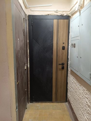 Демонтаж металлической двери с сохранением дверного  блока