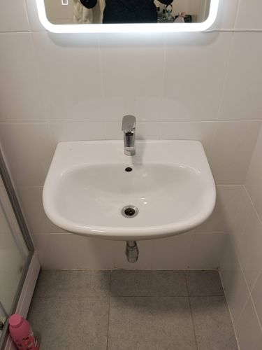 Демонтаж раковины Демонтаж смесителя