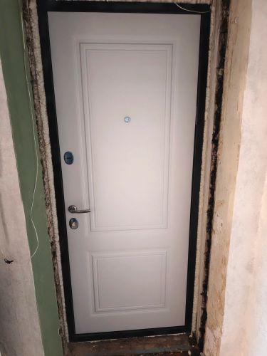Установка входной двери весом до 95 кг