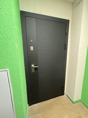 Демонтаж металлической двери с сохранением дверного  блока