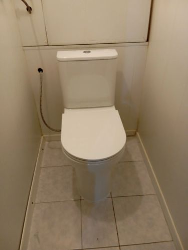 Установка напольного унитаза