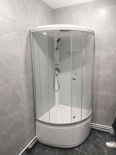 Установка душевой кабины шириной до 90 см