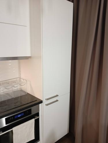 Установка и подключение встраиваемого холодильника