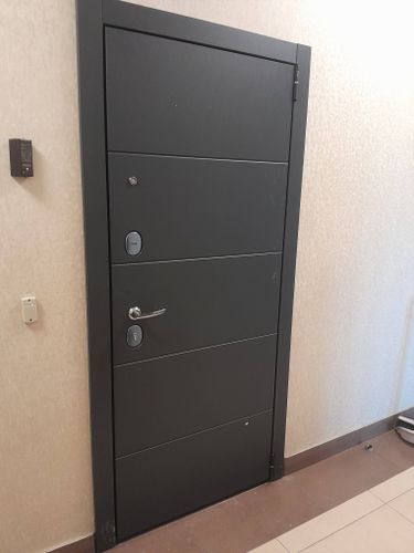 Установка входной двери весом до 95 кг