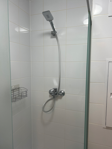 Герметизация стыков душевой кабины