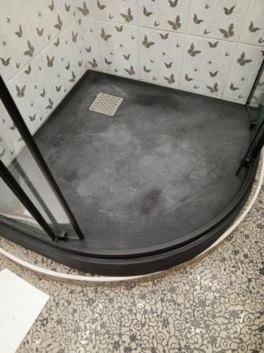 Установка душевого поддона из керамики/литого мрамора