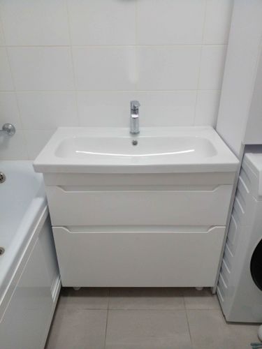 Проведена замена старого крана на новый, обеспечивающий надежное функционирование водопроводной системы. Установлен современный элемент, улучшивший герметичность и удобство использования.