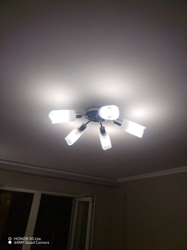 Установка люстры в сборке