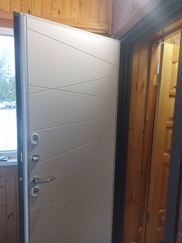 Установка входной двери весом до 95 кг