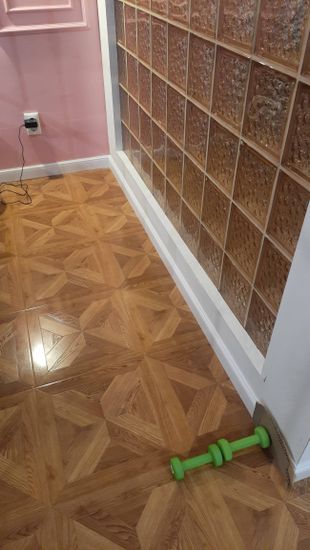 Монтаж полиуретанового/дюрополимерного/полистиролового плинтуса