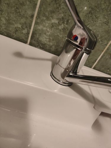 Установка смесителя (на готовые коммуникации)