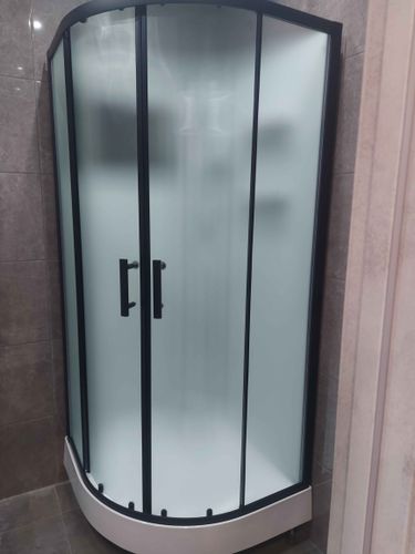 Установка душевой кабины шириной до 90 см