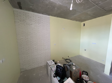 Проведены точные измерения пространства для установки потолочной конструкции, учтены все углы и особенности помещения. Подготовлено место для дальнейшего монтажа.