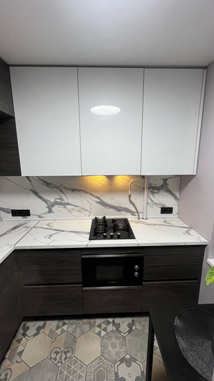 Установка светодиодной ленты для подсветки рабочей зоны Установка столешницы ДСП Установка стеновой панели МДФ/ДСП