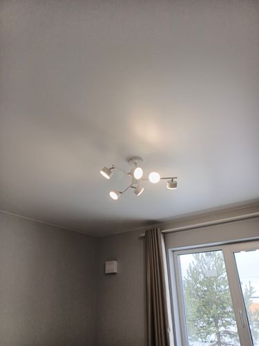 Установка люстры в сборке