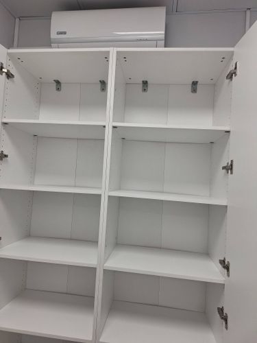 Установка и регулировка распашной двери