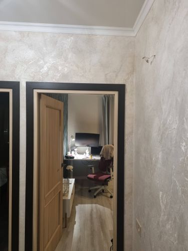 Монтаж потолочного полистрирол/пенополистирол плинтуса