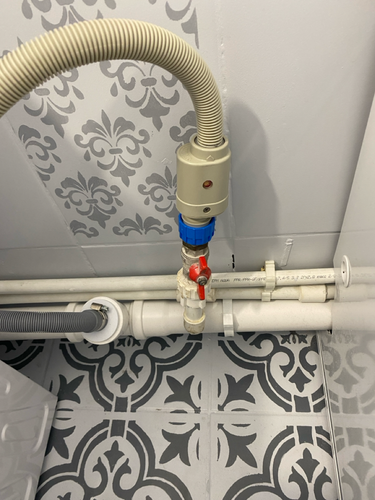 Подводка труб (ХВС, ГВС, канализация) к месту установки сантехнического оборудования (до 3 метров)