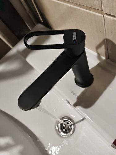 Установка смесителя (на готовые коммуникации)