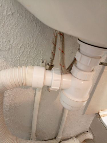 Установка смесителя (на готовые коммуникации)