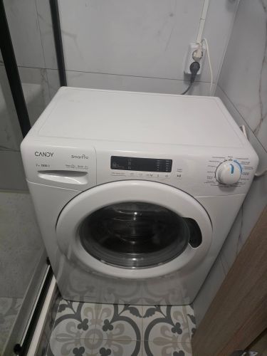 Сборка и навеска зеркального шкафа в ванной комнате