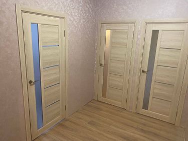 Установка межкомнатной одностворчатой двери с врезанной фурнитурой (2 и более шт)