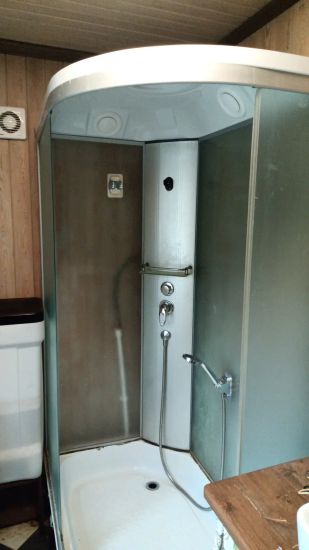 Замена смесителя в душевой кабине