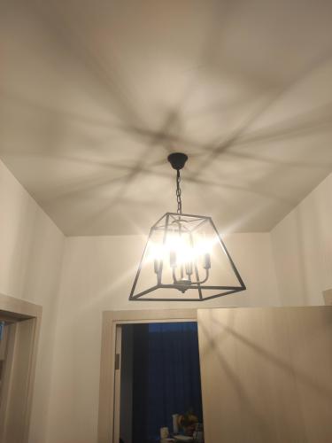 Установлено новое электрооборудование, подключены провода, закреплены элементы, проверена работоспособность, обеспечена безопасность, выполнена чистовая отделка, завершены монтажные работы.