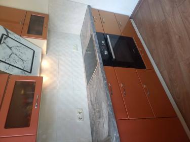 Извлечен прибор из кухонного гарнитура, отключены все коммуникации, освобождено пространство для дальнейших действий. Поверхности очищены от остатков крепежа.