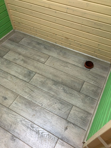 Монтаж пластикового плинтуса