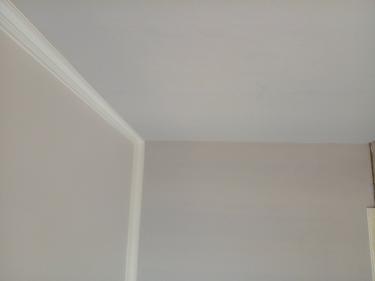 Монтаж потолочного полистрирол/пенополистирол плинтуса